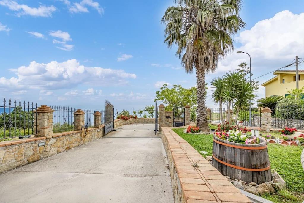 La Villa Di Nonna Angela Pisciotta Bagian luar foto